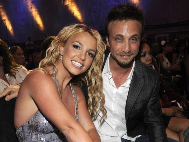 Empresário de Britney Spears pede demissão após mais de 25 anos