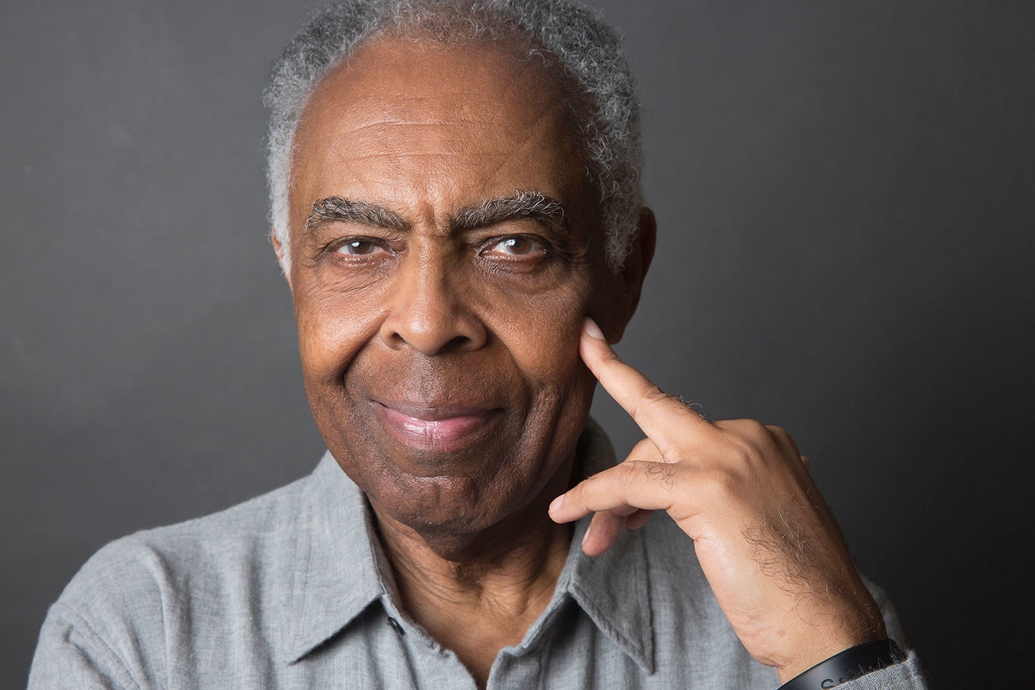 Gilberto Gil passeia por clássicos da carreira em show