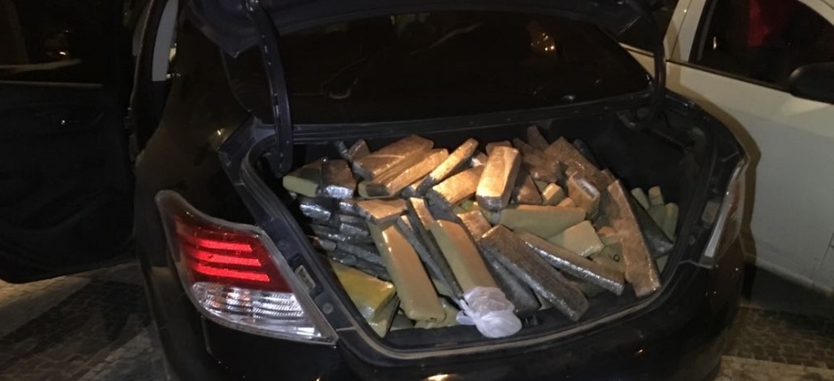 Suspeitos de atuar no tráfico internacional de drogas são presos no Jardim Bela Vista, em Goiânia