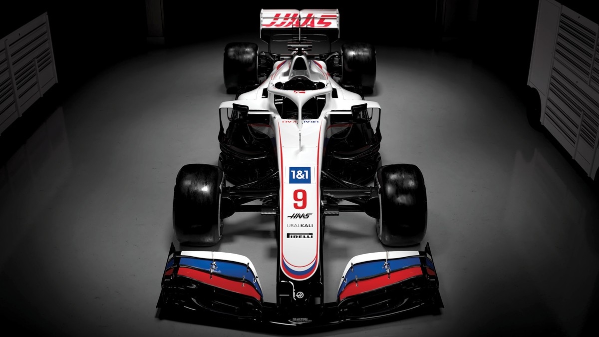 Com cores da bandeira da Rússia, Haas apresenta carro para temporada 2021 da F-1