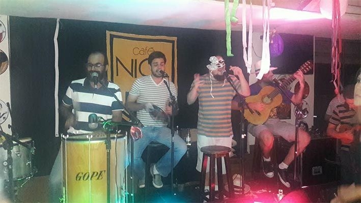 Samba toma conta das casas noturnas