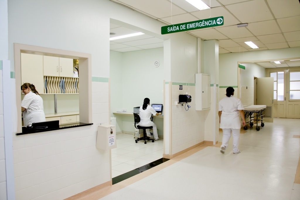 Aprovada proibição de cobrança por TV, geladeira e ar-condicionado em hospitais