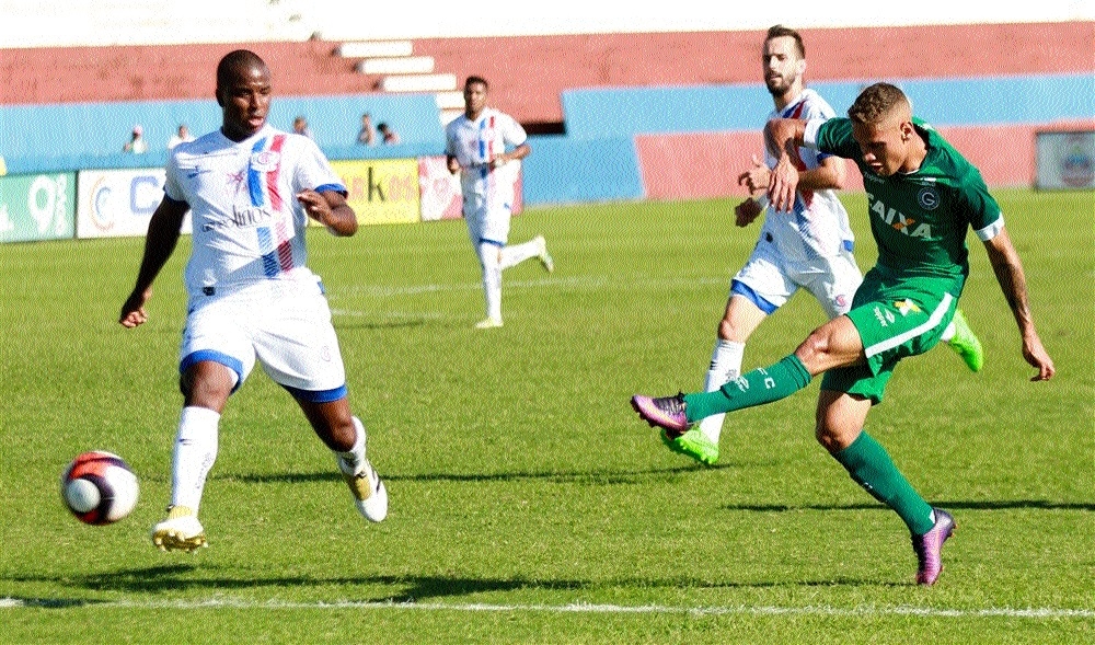 Verde vacila e cede empate no JK