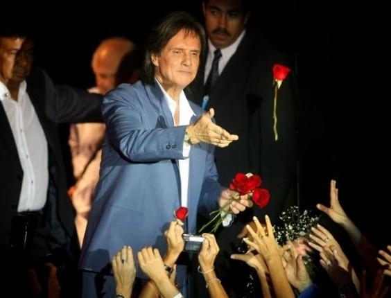 Roberto Carlos em crise de identidade