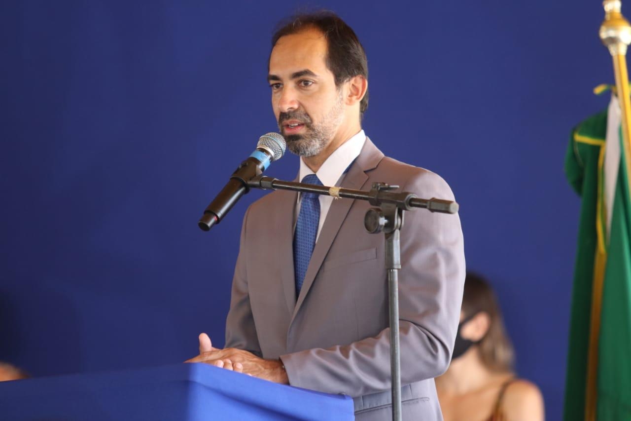 Prefeito Fernando Pellozo toma posse e apresenta secretários