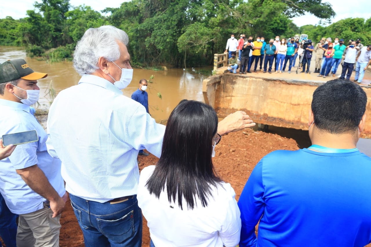 Caiado vistoria obra e retorna a Goiânia após uma semana no Norte e Nordeste goianos