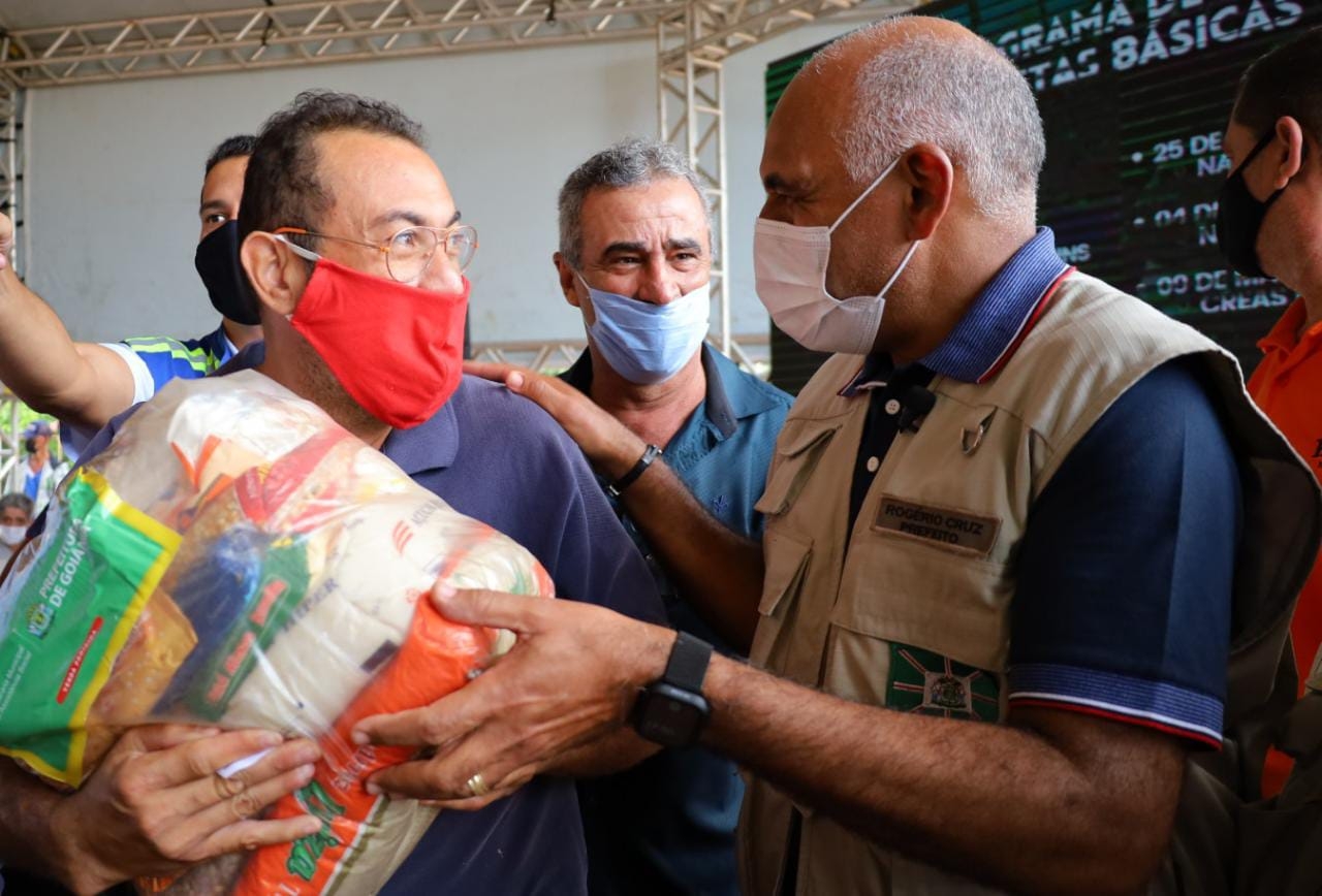Rogério Cruz inicia entrega de 35 mil cestas de alimentos