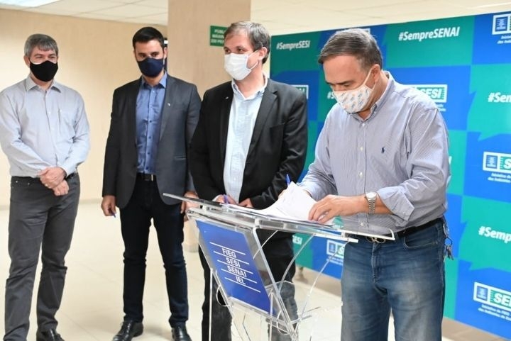 Fieg e Sebrae GO firmam acordo para capacitação de empresários goianos