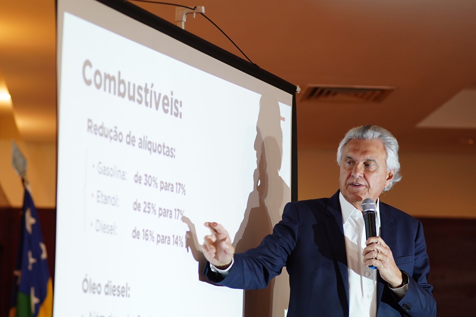 Com redução para 17% do ICMS, preço da gasolina deve cair R$ 0,85