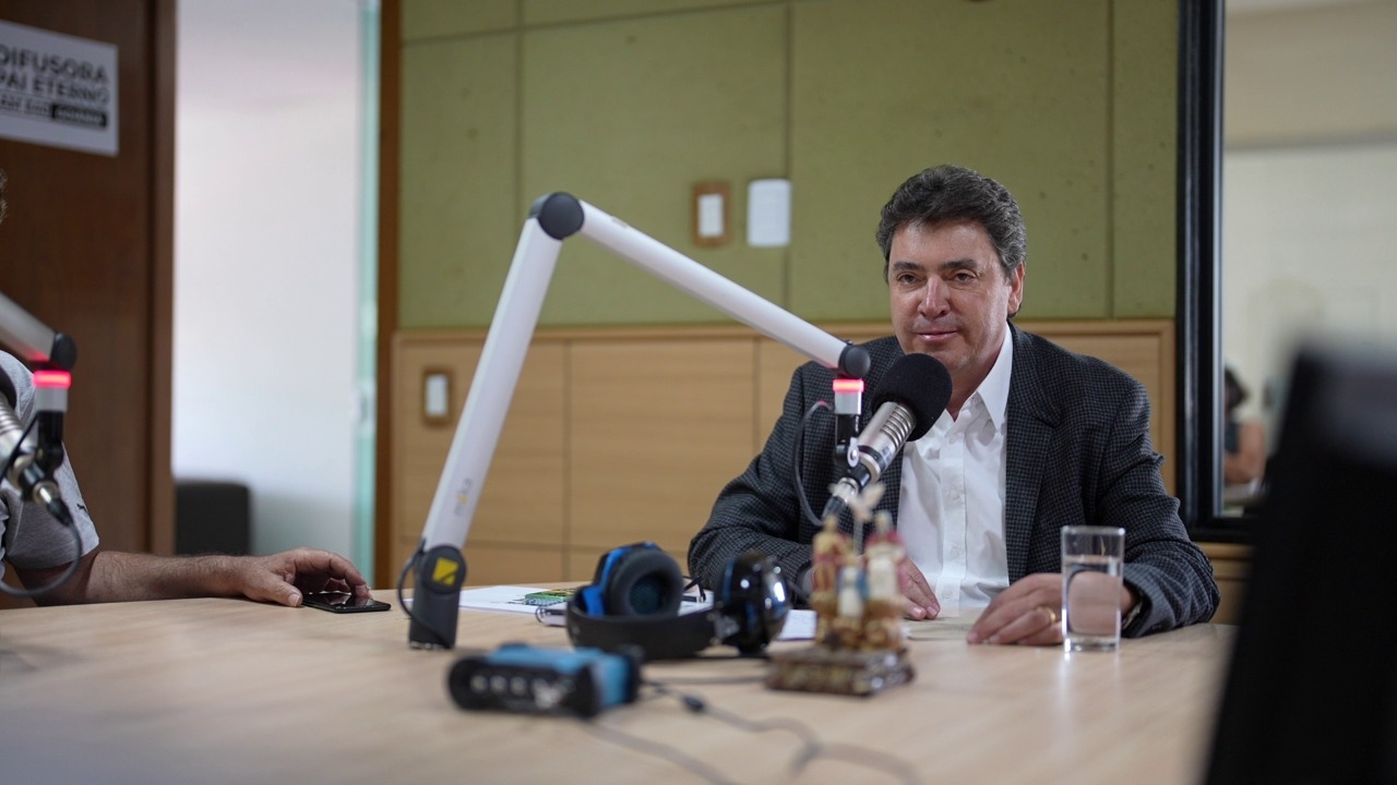 Em sabatina na Rádio Difusora Pai Eterno, Wilder propõe investimentos regionais