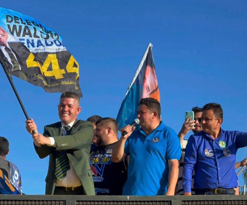 Delegado Waldir faz carreata no Entorno de Brasília