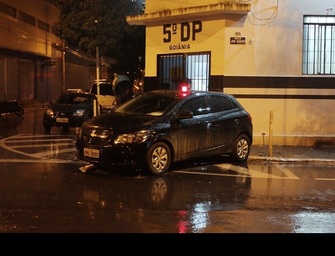 Três suspeitos são presos em flagrante por estelionato