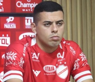 Confiante após vitória contra o Guarani, Dentinho vê o Vila Nova em uma crescente