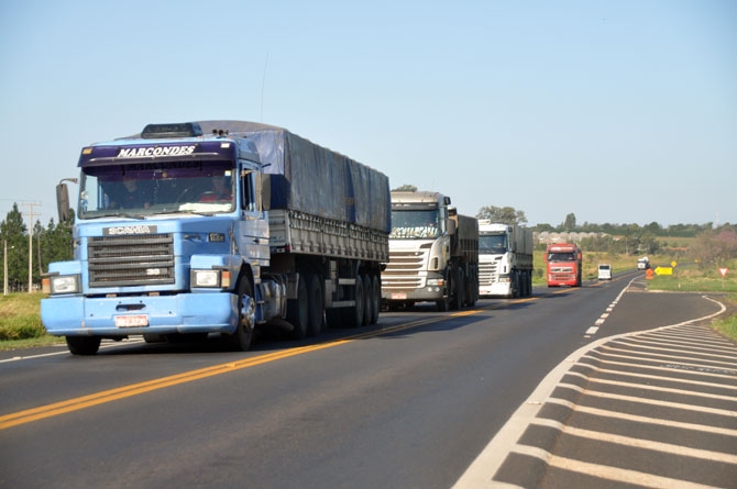 Falta de laboratórios impossibilita que motoristas realizem exame toxicológico