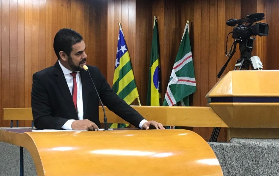 Tiãozinho Porto aprova projeto para ensinar situações de emergência nas escolas