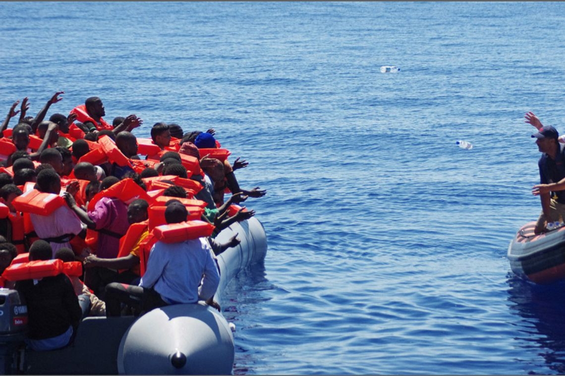 Mortes de imigrantes no Mediterrâneo chegam a quase 1,5 mil neste ano