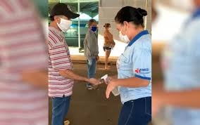Prefeitura de Itumbiara realiza ação comunitária  durante saque de auxílio