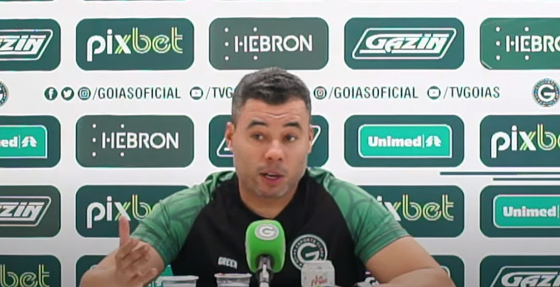 Jair Ventura comenta que ausência de Gabigol e Pedro contra o Goiás “não muda nada”
