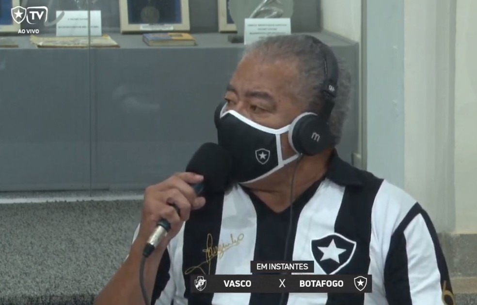 Em jogo da Copa do Brasil ex-jogador Jairzinho diz para bandeirinha “Vai lavar roupa, pô!”