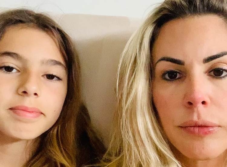 A ex-Feiticeira Joana Prado , sofre acidente de carro com a filha nos EUA e quebra o pé - vídeo