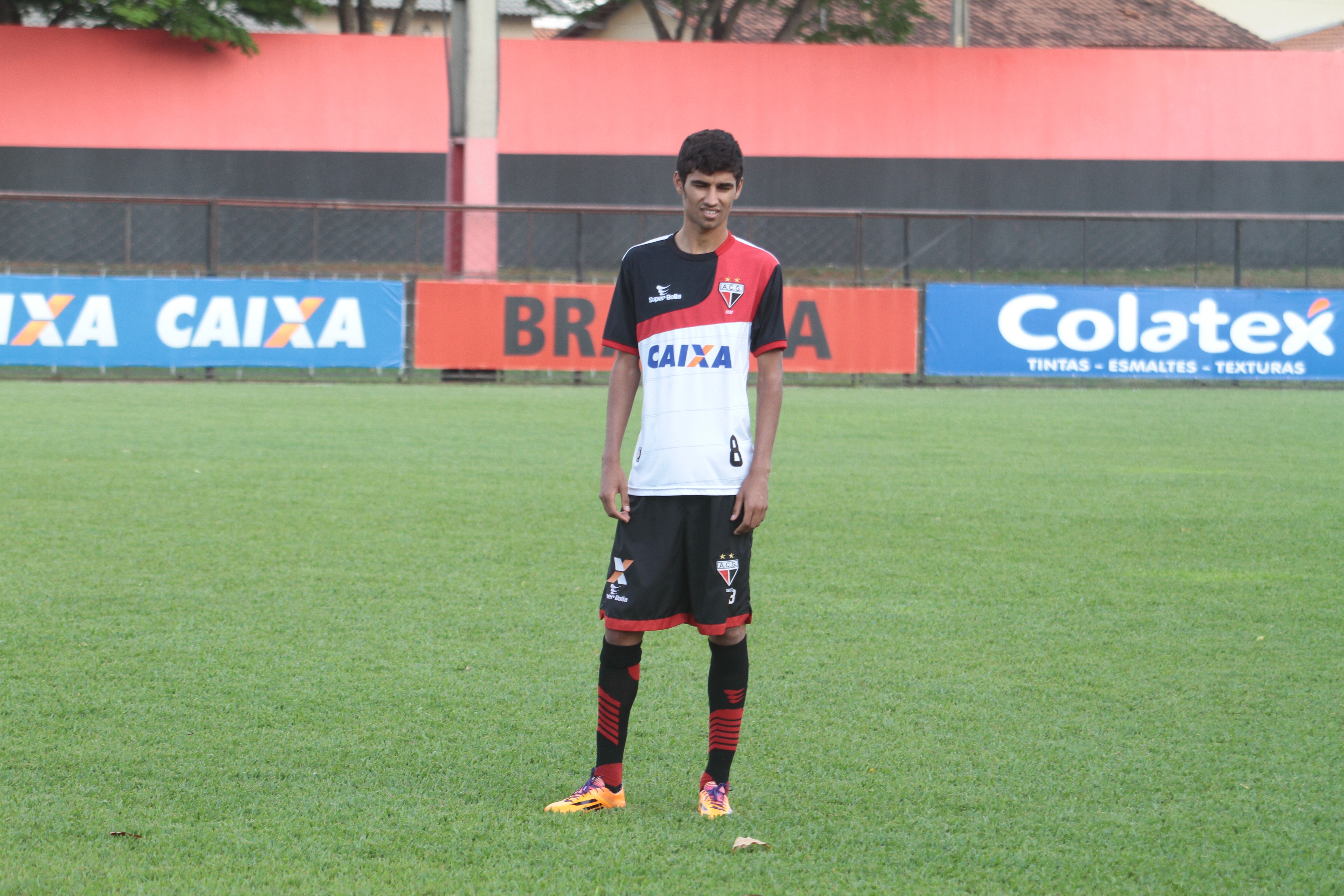 Jorginho pode ser novidade nas semis