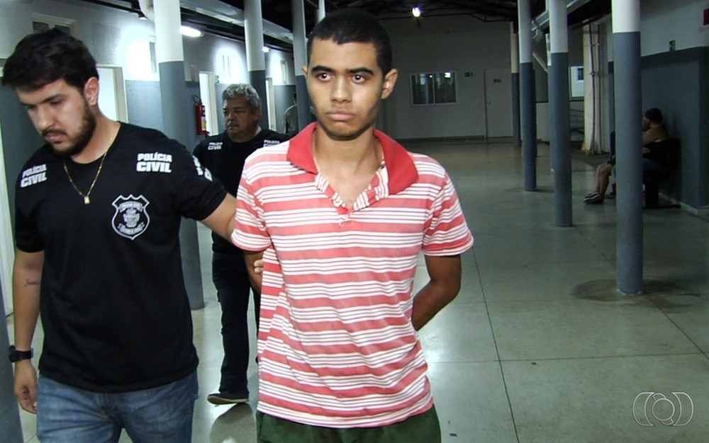 Jovem é preso suspeito de matar irmã após briga por canal de TV
