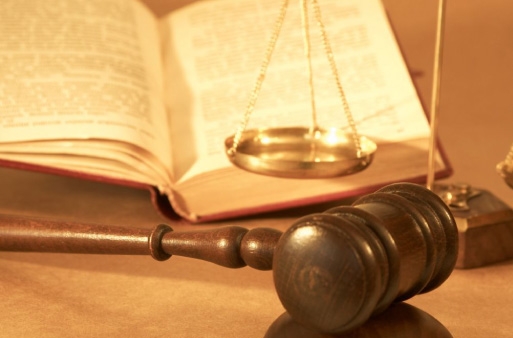Não se governa desafiando o Código Penal