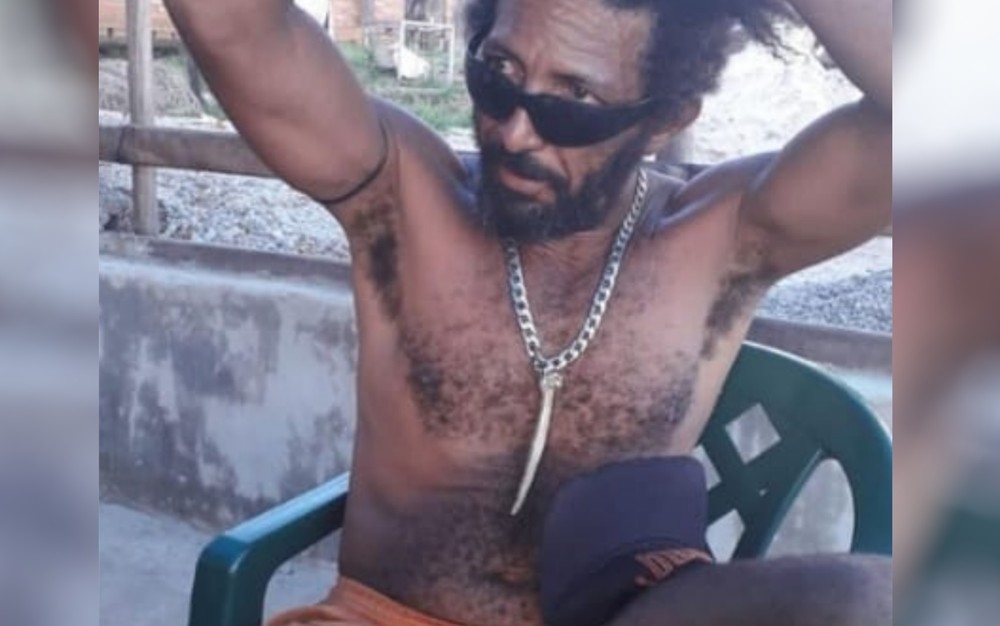 Suspeito de matar homem a facadas em um bar é preso