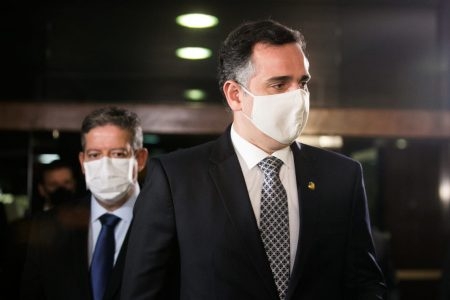 Por ligação, Pacheco solicita a Guedes agenda para discutir novo auxílio emergencial