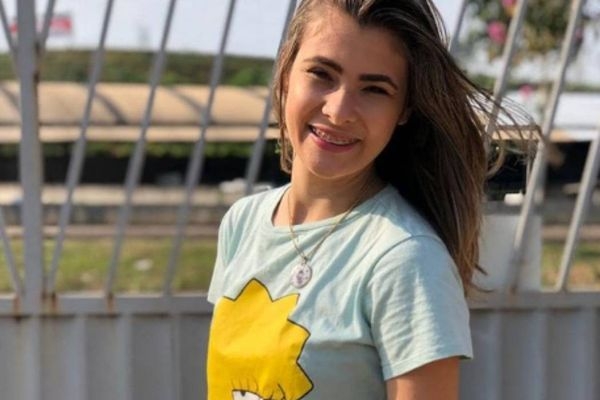 Jovem é morta a facadas pelo ex namorado