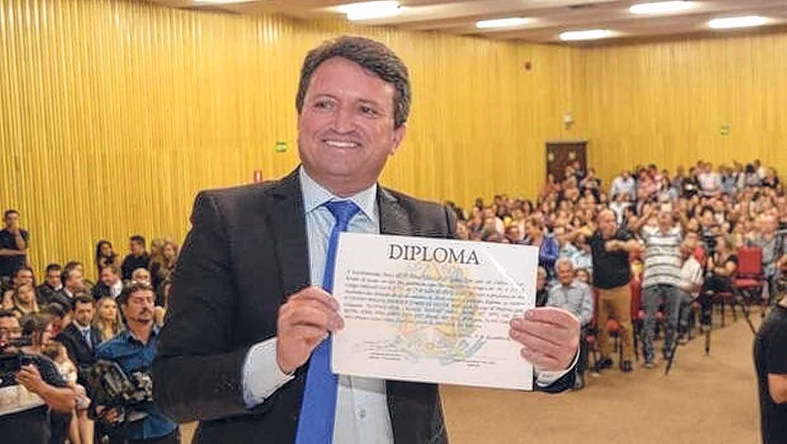 Magal reassume prefeitura