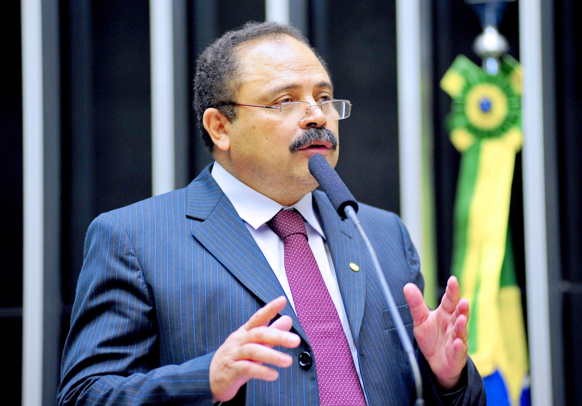 Após expor Brasil ao ridículo, Maranhão revoga decisão sobre impeachment