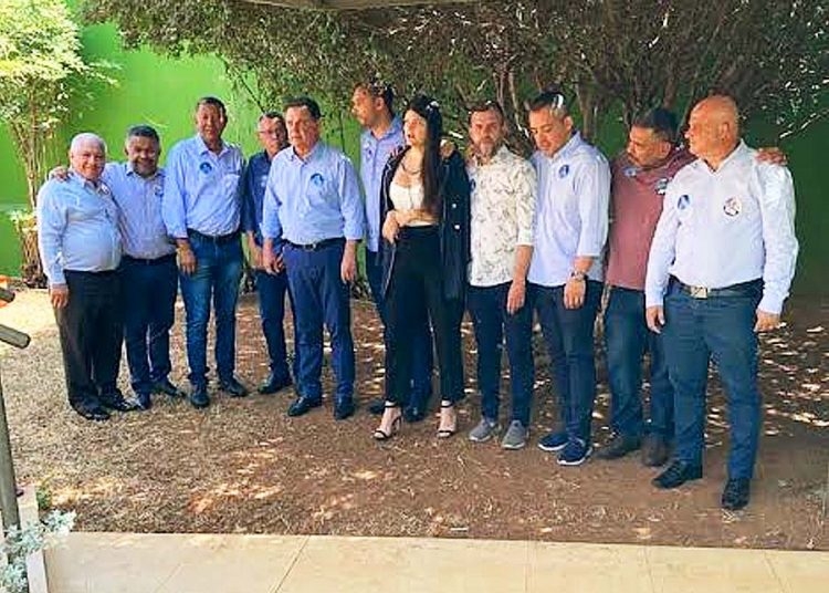 Marconi recebe apoio de                    12 vereadores em Goiânia