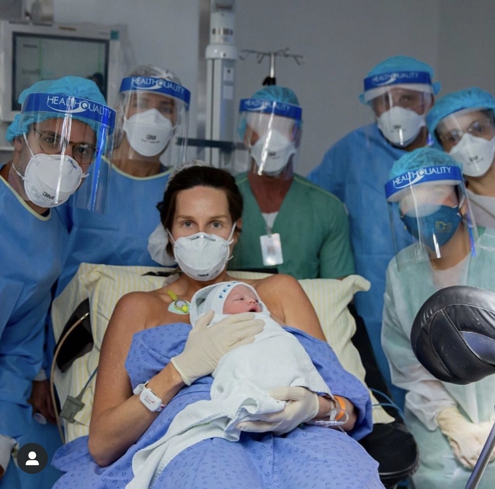 Mariana Weickert dá à luz após ser diagnosticada com covid-19