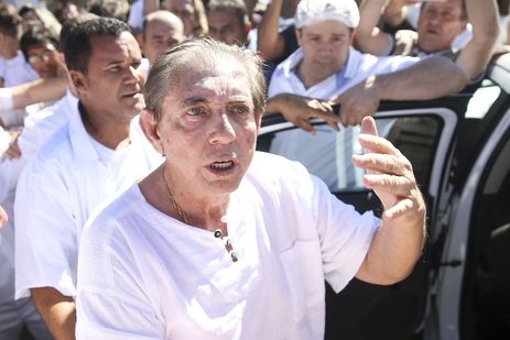 João de Deus entrega-se à polícia em área rural de Abadiânia