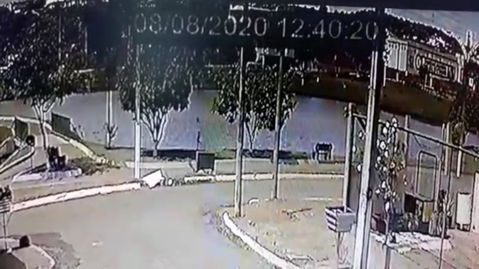 Vídeo: Menino morre após cair em lago de Montividiu