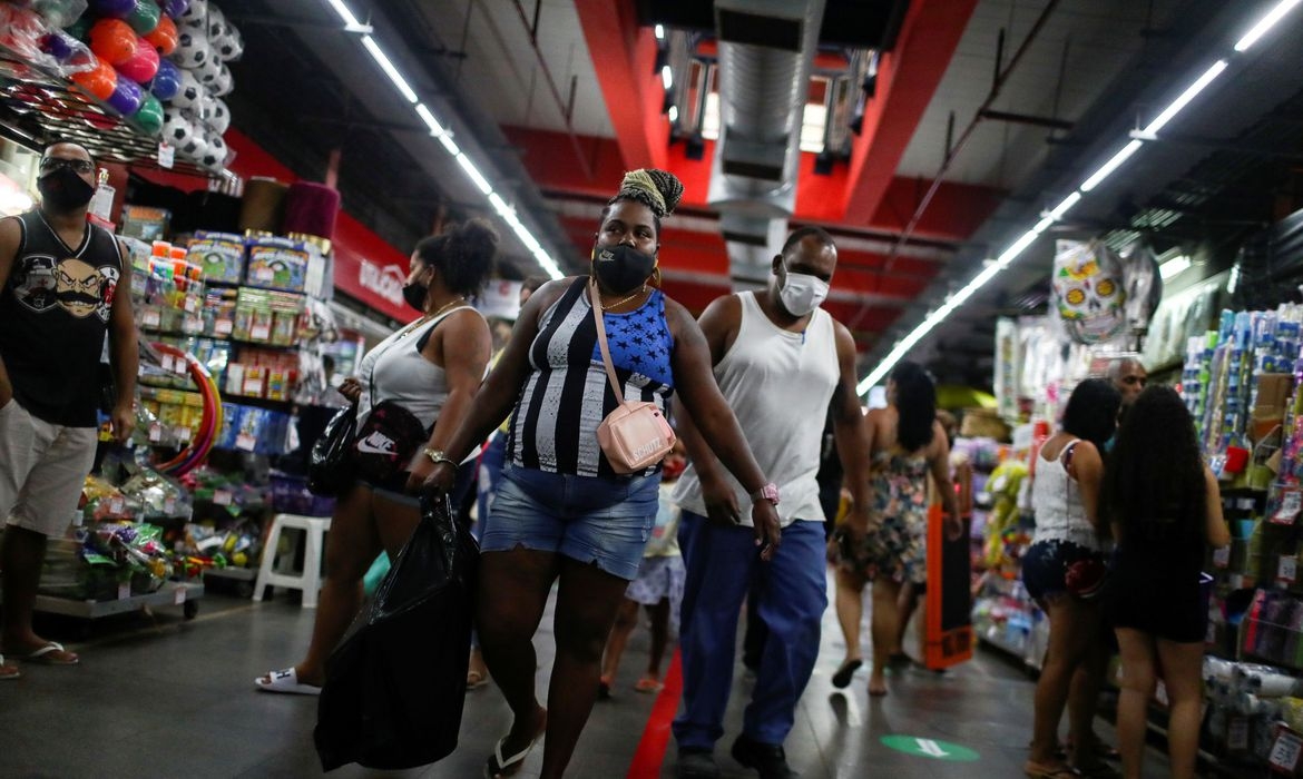Brasil tem 49.976 mortes e 1,06 milhão de casos de Covid-19