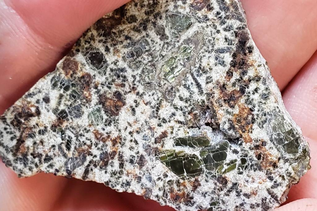UFRJ compra meteorito tão antigo quanto a Terra