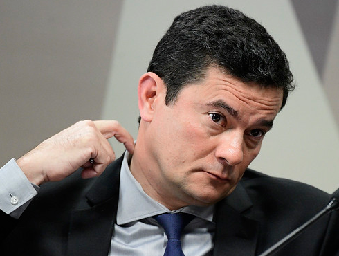 Moro pede afastamento do cargo para cuidar de "assuntos particulares"