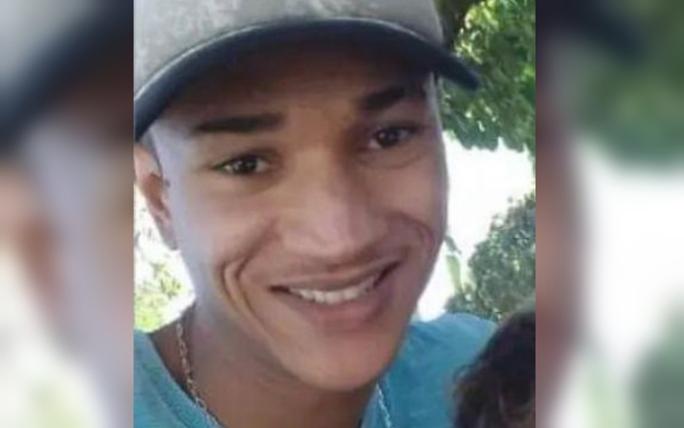 Jovem morre após ser esfaqueado pelo cunhado durante festa