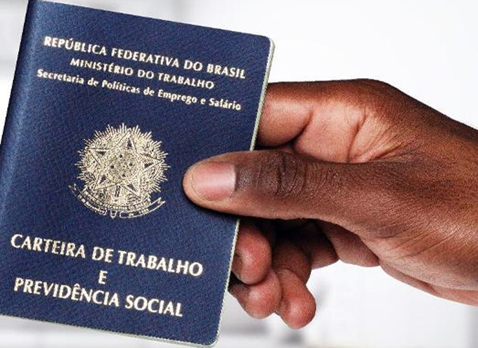 Trabalhador branco ganha 80% mais que pretos e pardos, diz IBGE