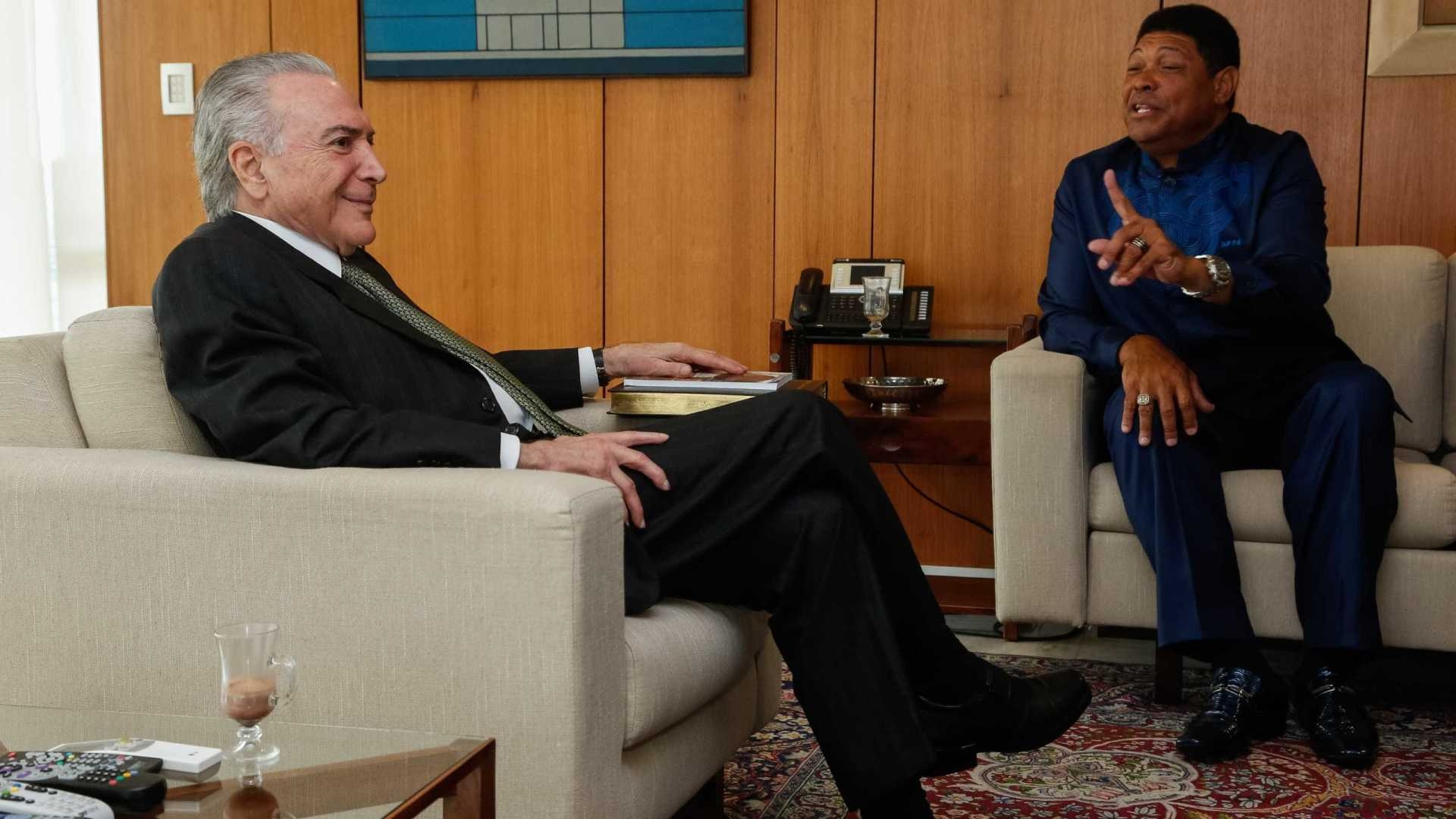 Temer recebe apóstolo Valdemiro Santiago no Palácio do Planalto