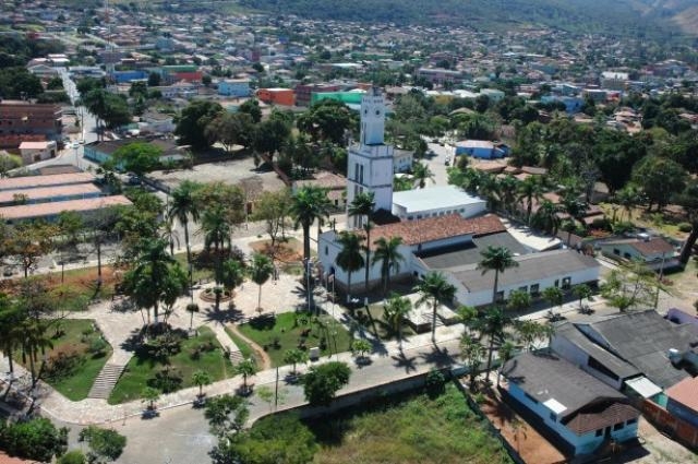 Em crise, Prefeitura de Niquelândia manda embora comissionados