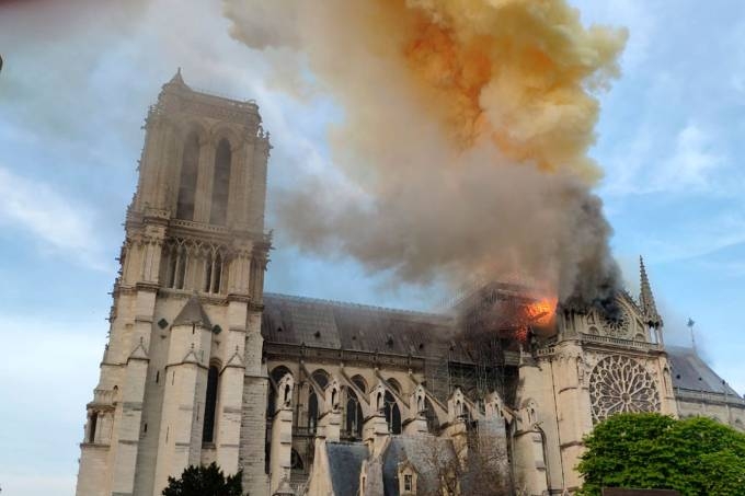Catedral de Notre-Dame será reconstruída