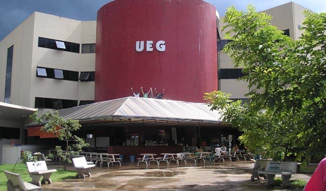 UEG recebe estudantes das escolas ocupadas