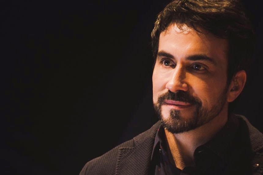 Padre Fábio de Melo homenageia a mãe, que está na UTI com covid-19