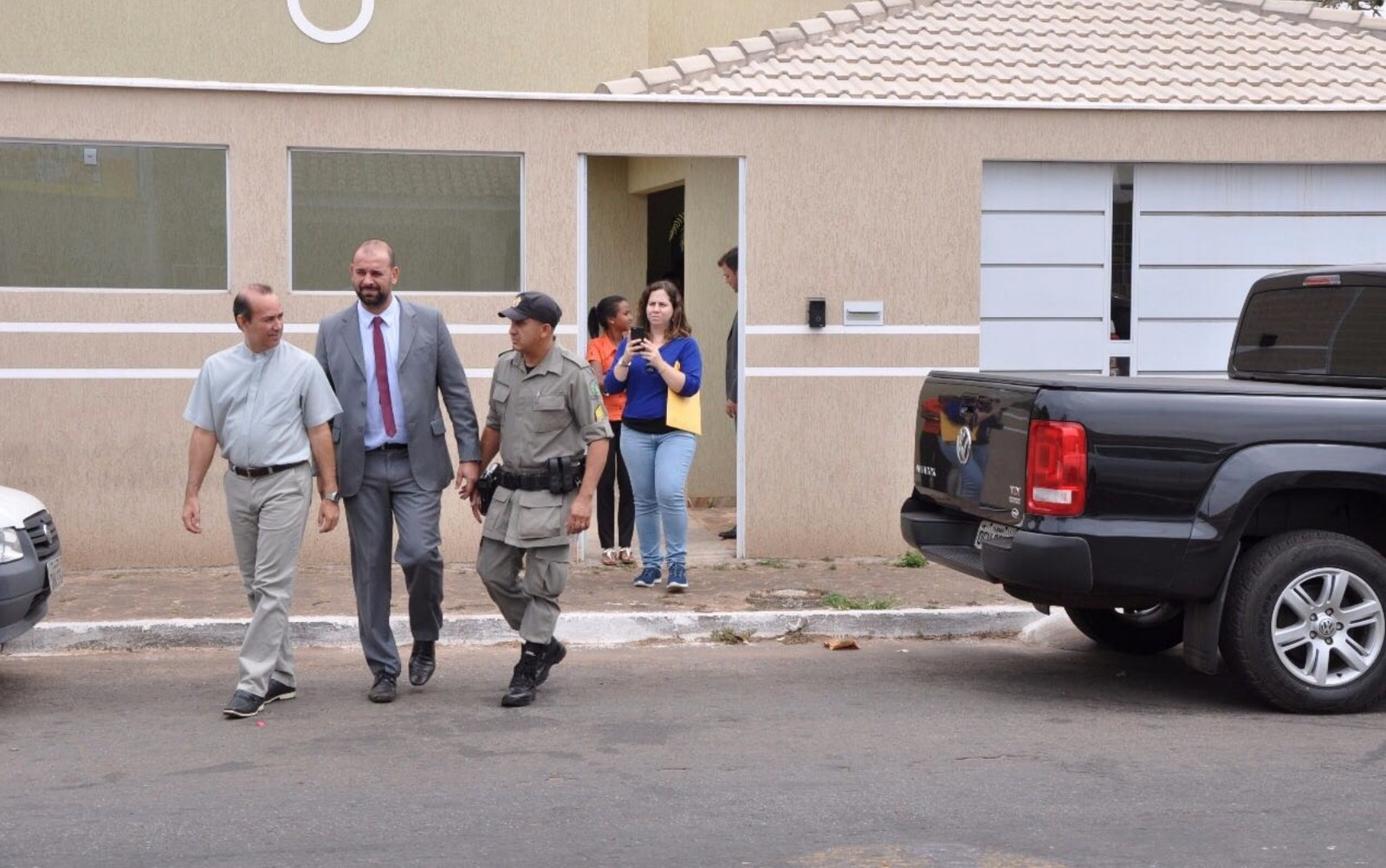 Padre suspeito de estuprar adolescente era considerado bom pároco