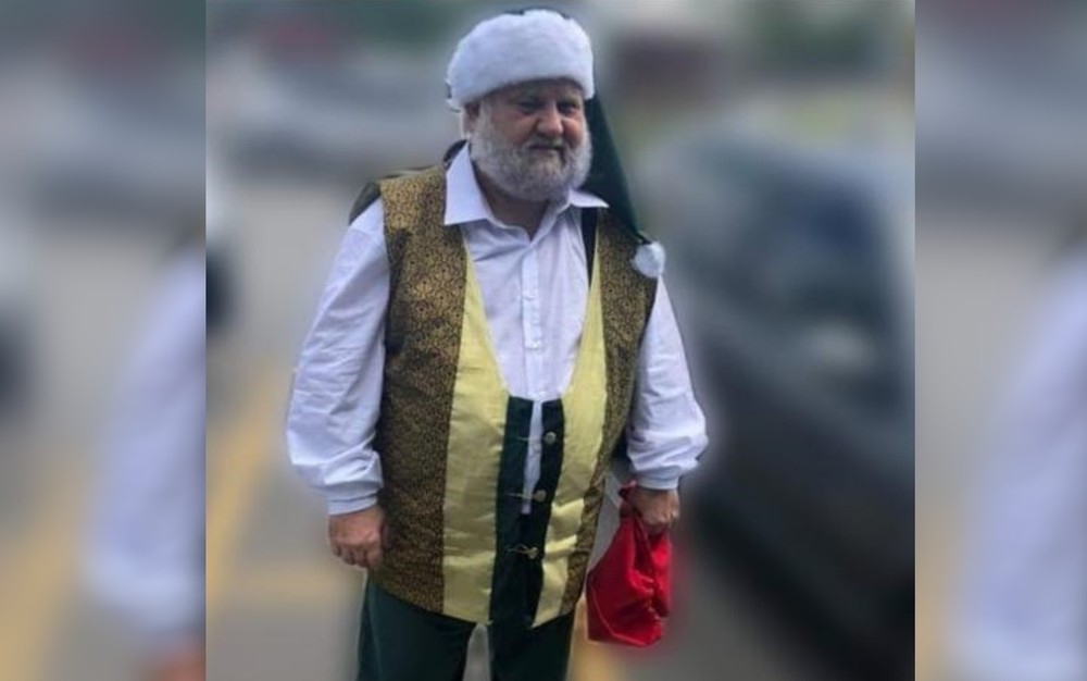 Deputado é criticado ao ironizar vídeo de deficiente que se vestiu de Papai Noel