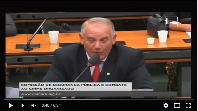 Deputado fala que mãe de ministro deve ser exposta em museu com as pernas abertas; assista