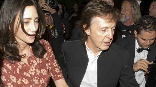 Paul McCartney é barrado ao tentar entrar em festa
